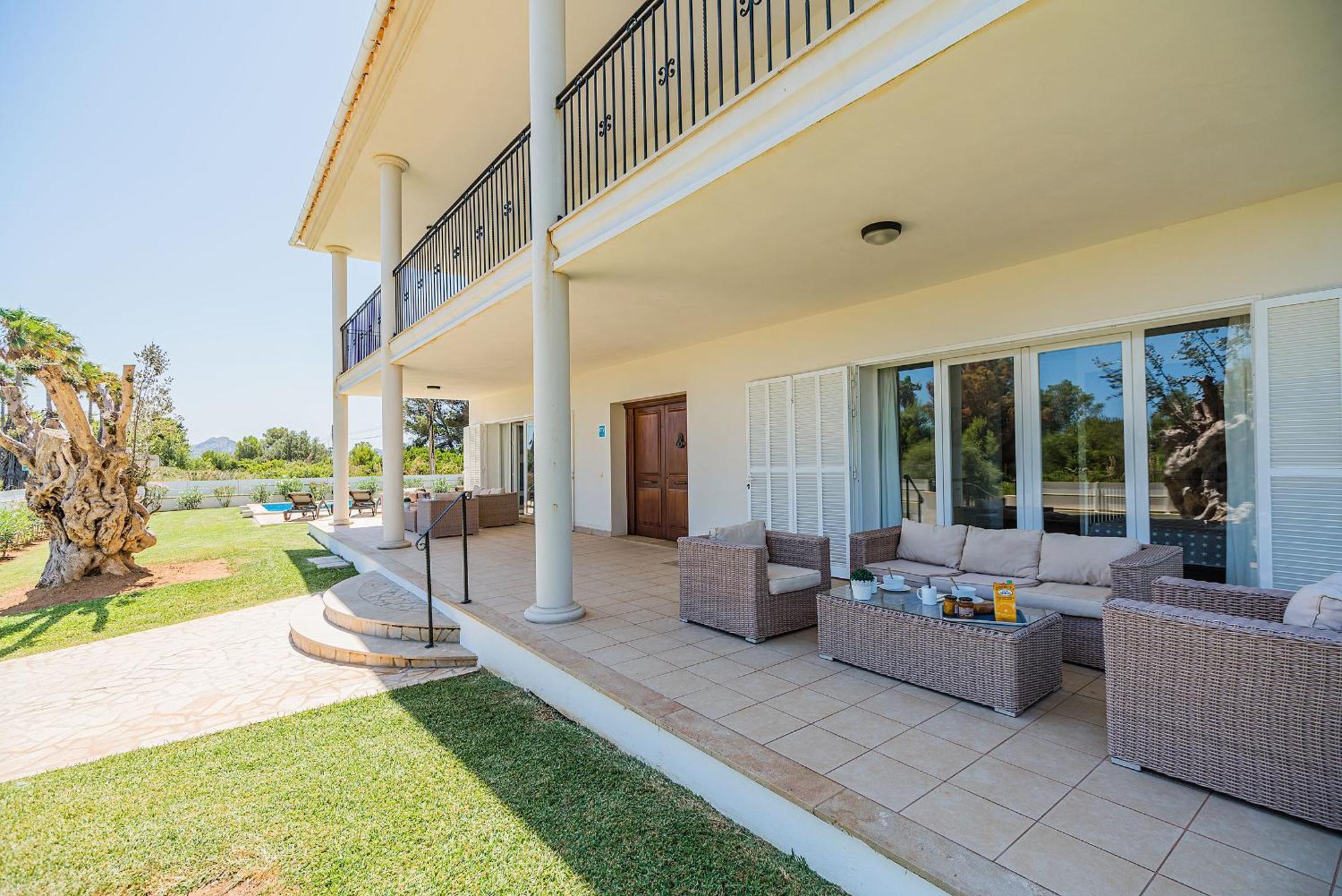 Villa Quiros 2 *
